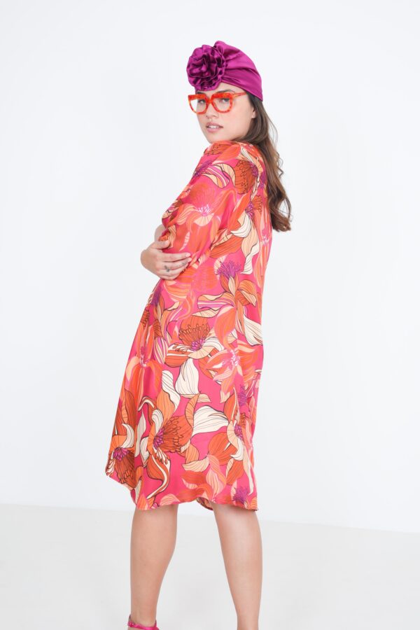 Sukienka plus size pomarańczowo- różowa na jedno ramię JPM - obrazek 4