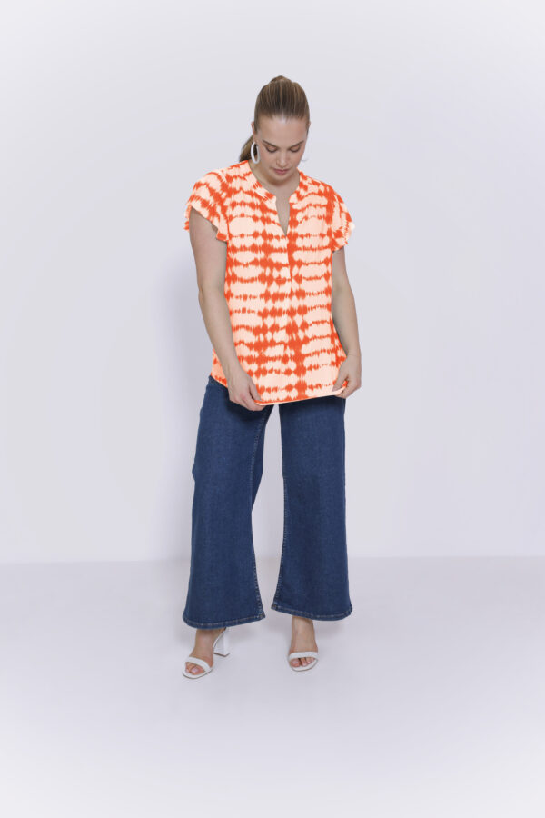 Lekka i stylowa bluzka plus size pomarańczowa JMP - obrazek 2