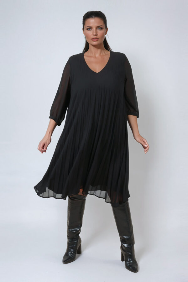 Sukienka plisowana czarna JMP plus size
