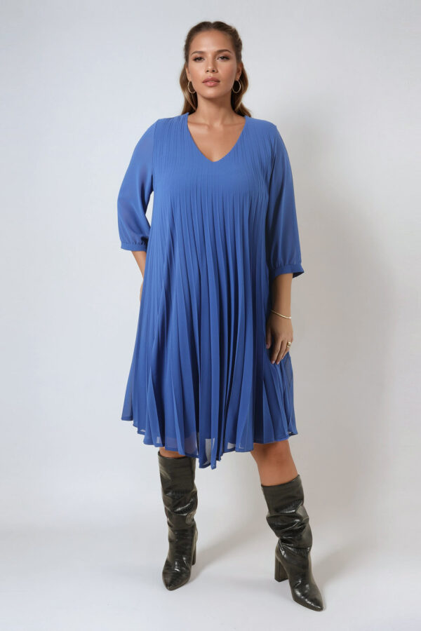 Sukienka plisowana niebieska JMP plus size - obrazek 2