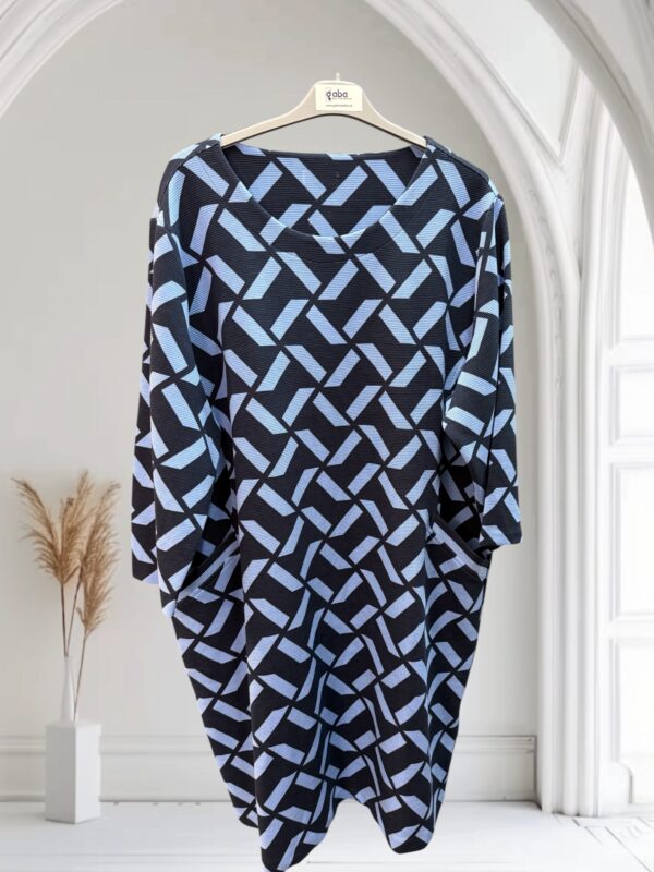 Sukienka plus size z geometrycznym wzorem z kolekcji Gaby
