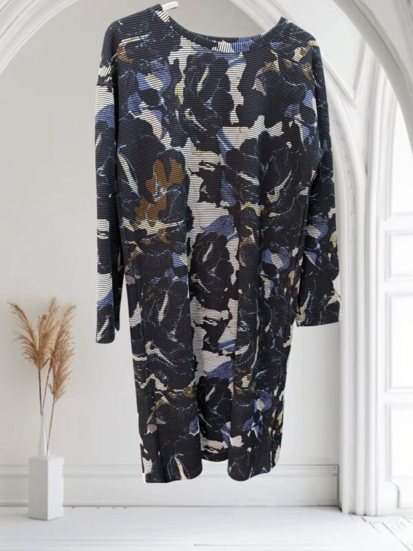 Sukienka plus size w kwiatowy print Gaba