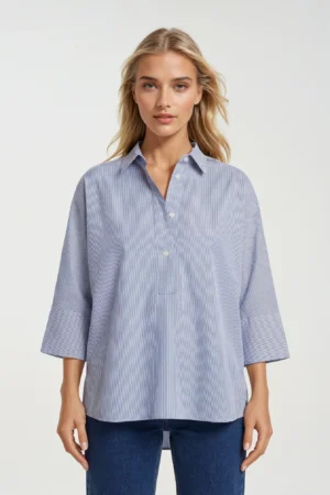 Bluzka  w drobne niebieskie paski – klasyczna elegancja