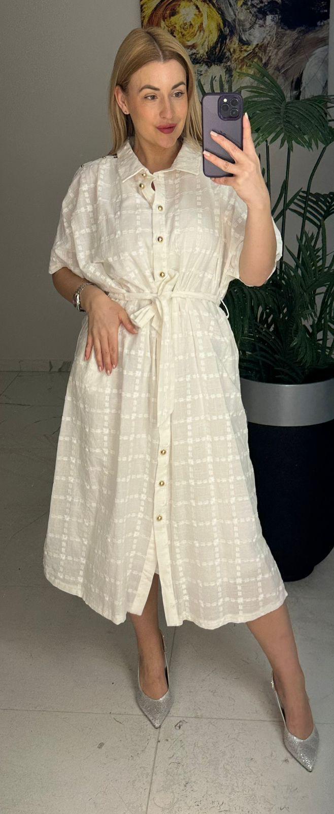 Sukienka beżowa, koszulowa na podszewce – elegancja i komfort Lamaxx